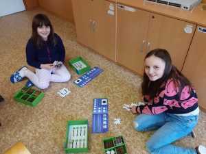 28.03.2023 – Informatika_IV.D (OzoBot) – Album - fotografie 3