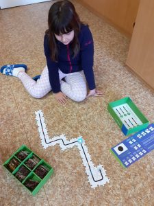 28.03.2023 – Informatika_IV.D (OzoBot) – Album - fotografie 10