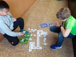 28.03.2023 – Informatika_IV.D (OzoBot) – Album - fotografie 12