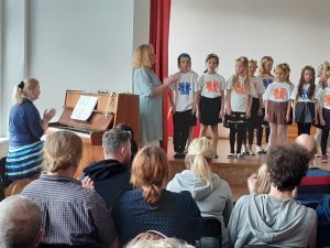 27.04.2023 – Hrabalova koťata – pěvecký sbor – Album - fotografie 10
