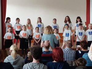 27.04.2023 – Hrabalova koťata – pěvecký sbor – Album - fotografie 11