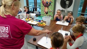20.10.2017 – Kids Lab Abrakadabra – Chytří gurmáni z 5.C – Album - fotografie 6