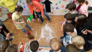23.02.2018 – PÉČE O NAŠE ZUBY – workshop pro 5.C – Album - fotografie 20