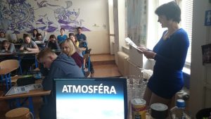 22.10.2015 – Team Teaching: Vzhůru do atmosféry (9.A + 9.B) – Album - fotografie 3