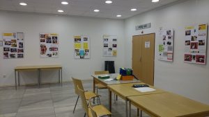 13.11.2015 – Nevidíme, neslyšíme, ale cítíme – workshop (8.B) – Album - fotografie 3