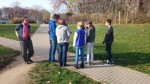 13.11.2015 – Nevidíme, neslyšíme, ale cítíme – workshop (8.B) – Album - fotografie 11