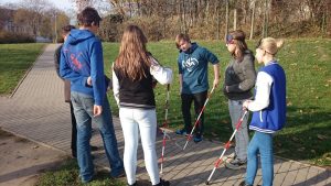 13.11.2015 – Nevidíme, neslyšíme, ale cítíme – workshop (8.B) – Album - fotografie 12