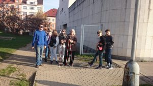 13.11.2015 – Nevidíme, neslyšíme, ale cítíme – workshop (8.B) – Album - fotografie 14