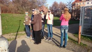 13.11.2015 – Nevidíme, neslyšíme, ale cítíme – workshop (8.B) – Album - fotografie 33