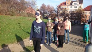 13.11.2015 – Nevidíme, neslyšíme, ale cítíme – workshop (8.B) – Album - fotografie 34