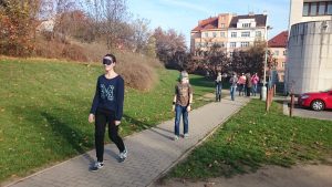 13.11.2015 – Nevidíme, neslyšíme, ale cítíme – workshop (8.B) – Album - fotografie 35