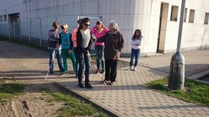 13.11.2015 – Nevidíme, neslyšíme, ale cítíme – workshop (8.B) – Album - fotografie 41