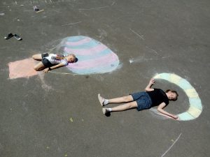29.06.2021 – Malování na chodníku 3.B – Album - fotografie 3