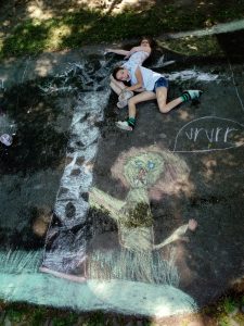 29.06.2021 – Malování na chodníku 3.B – Album - fotografie 5