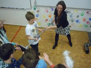 12.03.2015 – Workshop „Péče o zuby“ – přírodověda (5.B) – Album - fotografie 25