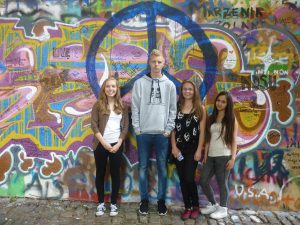 11.06.2015 – Procházka Prahou – ZE + OSV (9.B) – Album - fotografie 24