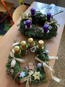 29.11.2023 – Adventní věnce (II.A) – Album - fotografie 2