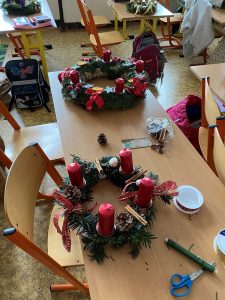 29.11.2023 – Adventní věnce (II.A) – Album - fotografie 3